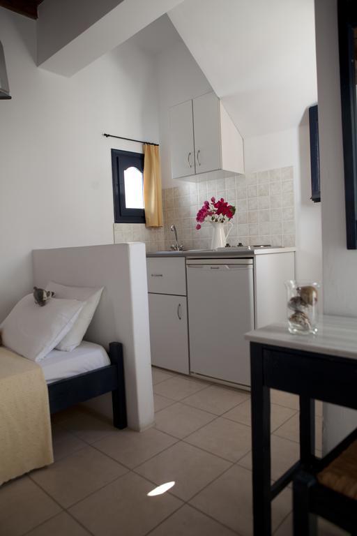 Elisso'S Philoxenia Aparthotel Агиос Прокопиос Екстериор снимка